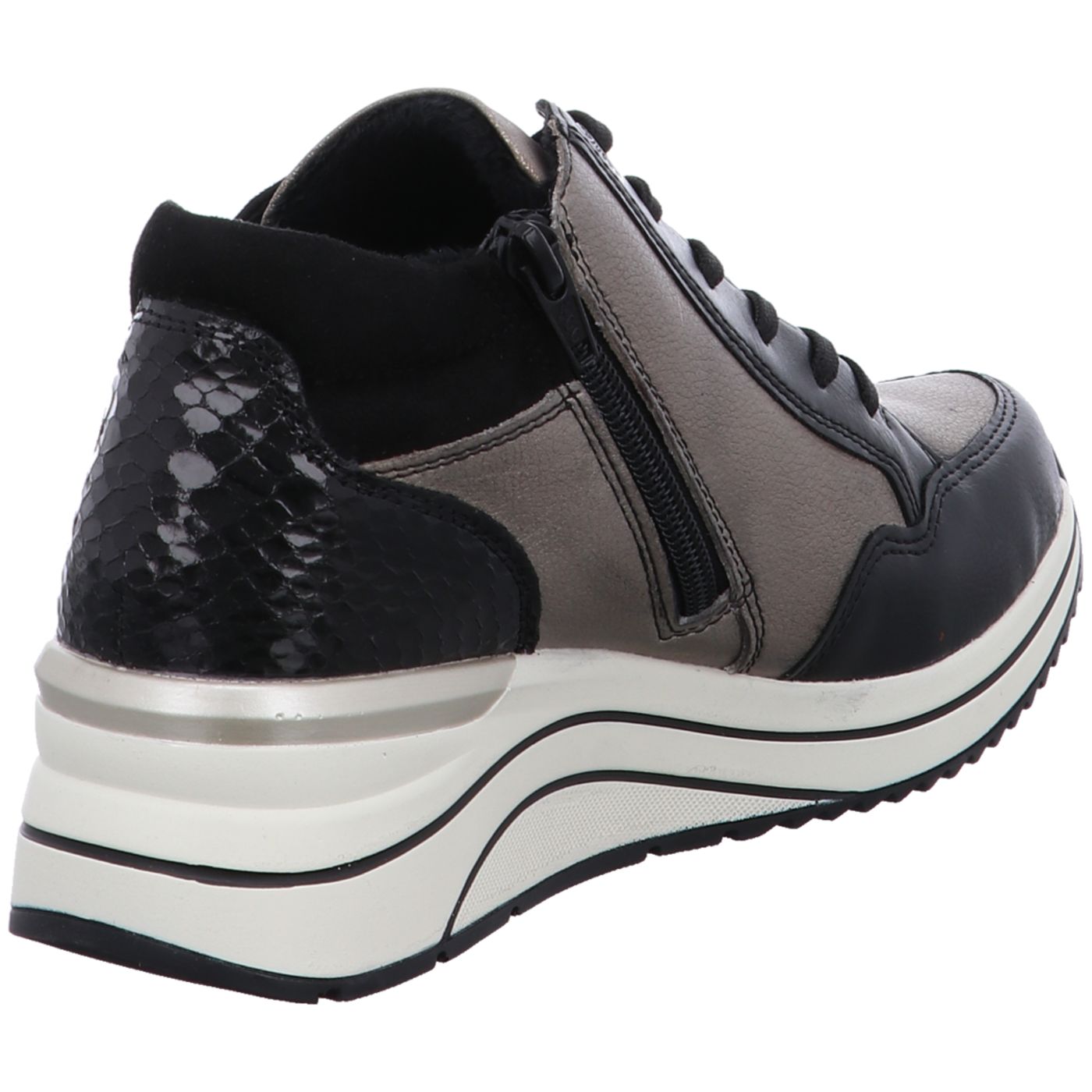 Bild 3 - Remonte Boot